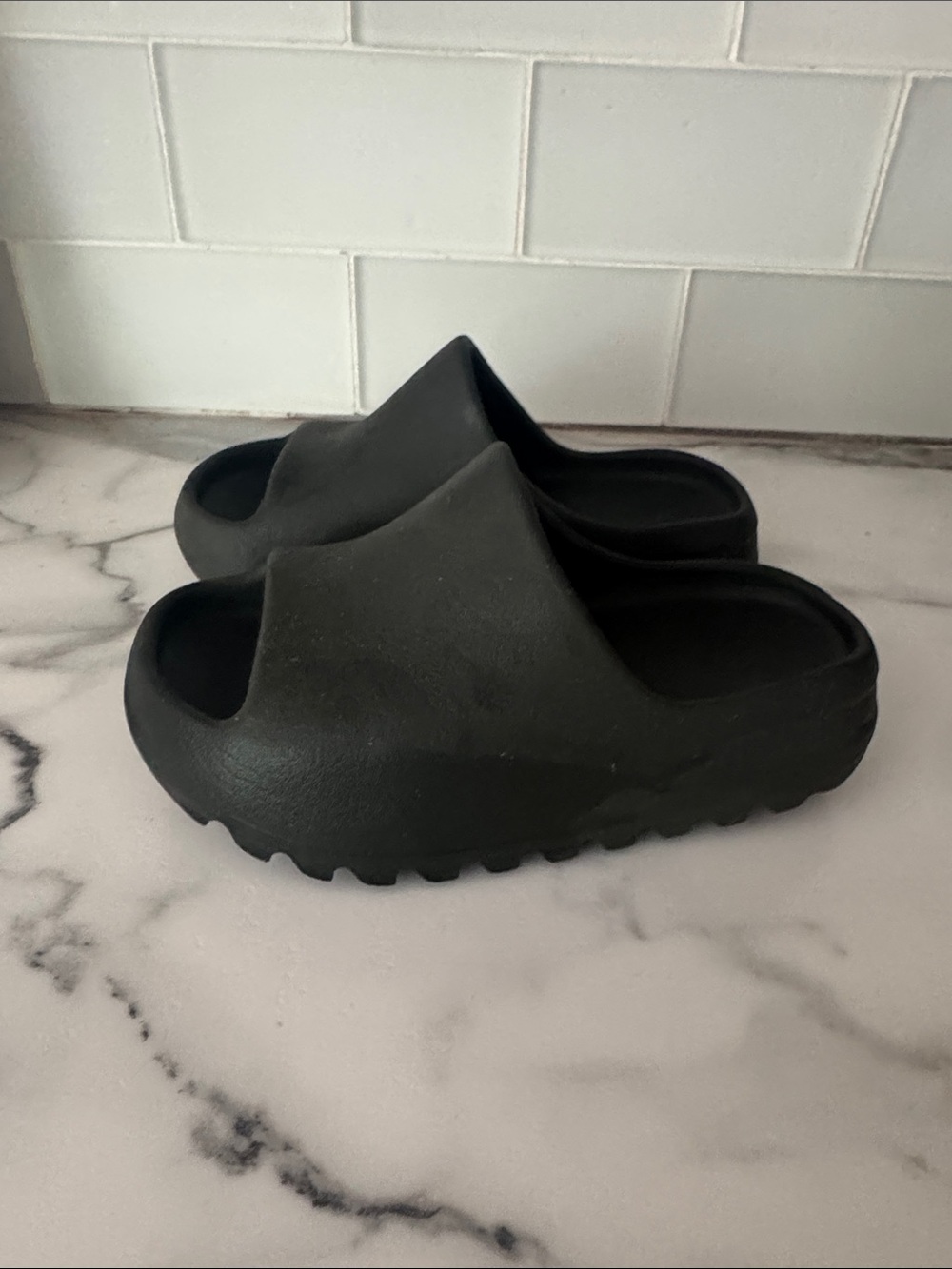 Adidas Kids Yeezy Slides 12K